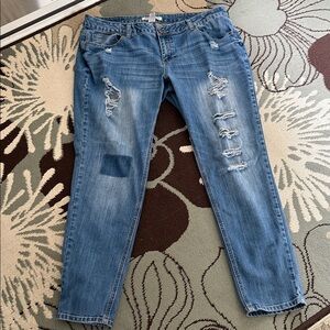 Casual Distressed Boyfriend Jeans in Blue